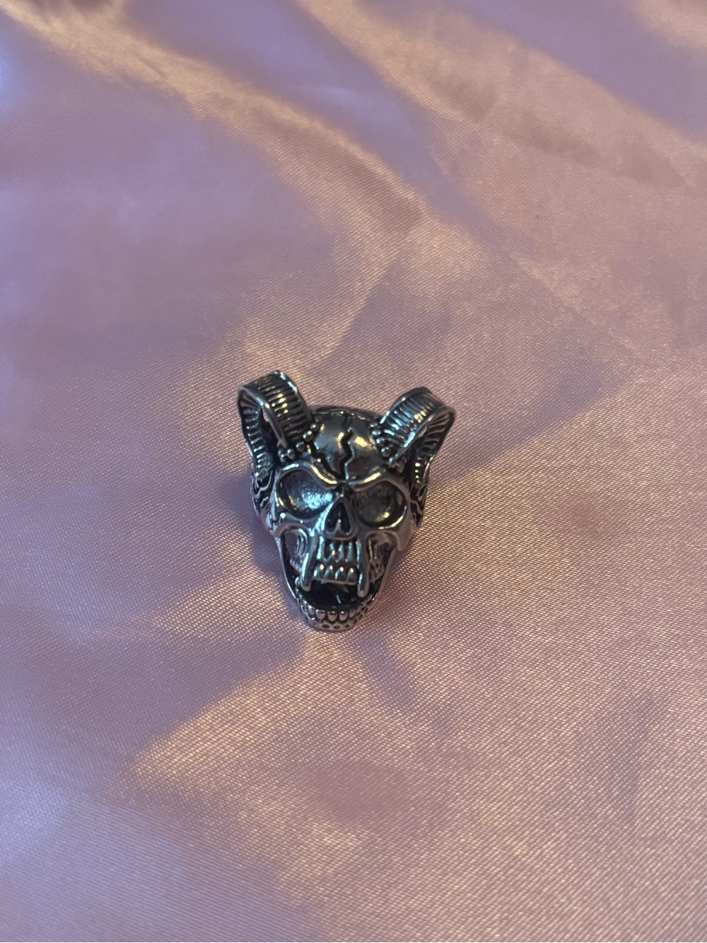 Horned Skull Ring in Silver Like New